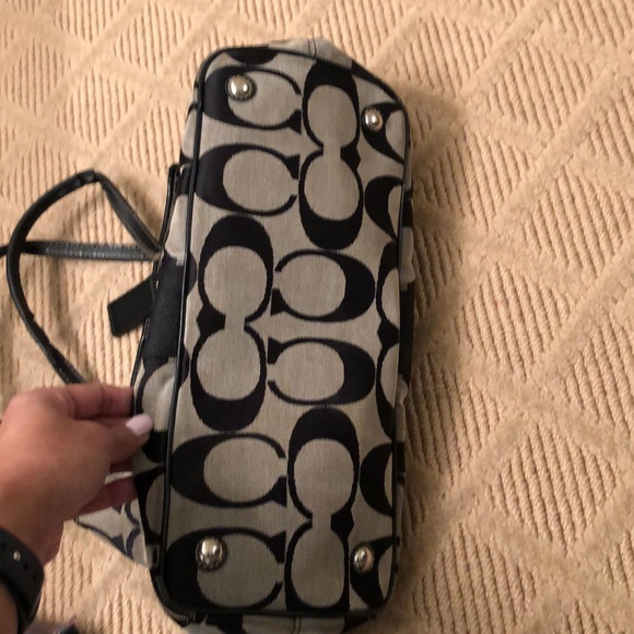 Handbag - Picture 5 of 5